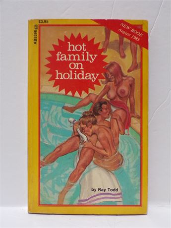 Hot Family on Holiday by Ray Todd, Paperback Book 1983 Greenleaf AB5396 072825WP-8