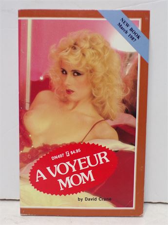 A Voyeur Mom by David Crane, Paperback Book, Greenleaf DN497 1987 051525WP2