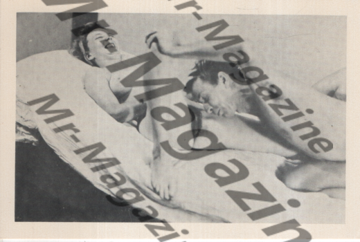 Adult Vintage B&W Postcard 3.5"x5.5" Brunette Couple Cunnilingus RR-44