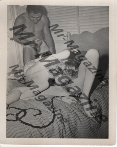 Adult Vintage B&W Pinup Photo 4"x6" Brunette & Blonde Models Bisexual Three-Way RT-16