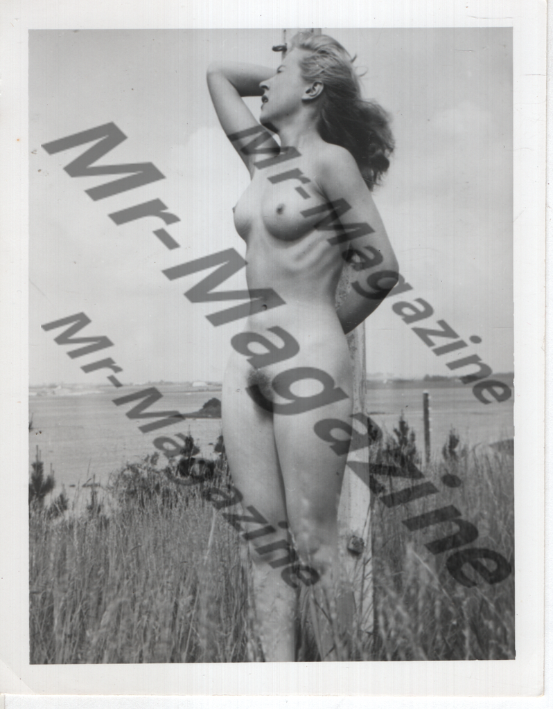 Adult Vintage B&W Pinup Photo 4"x5" Blonde Nude Model Outdoors RU-14