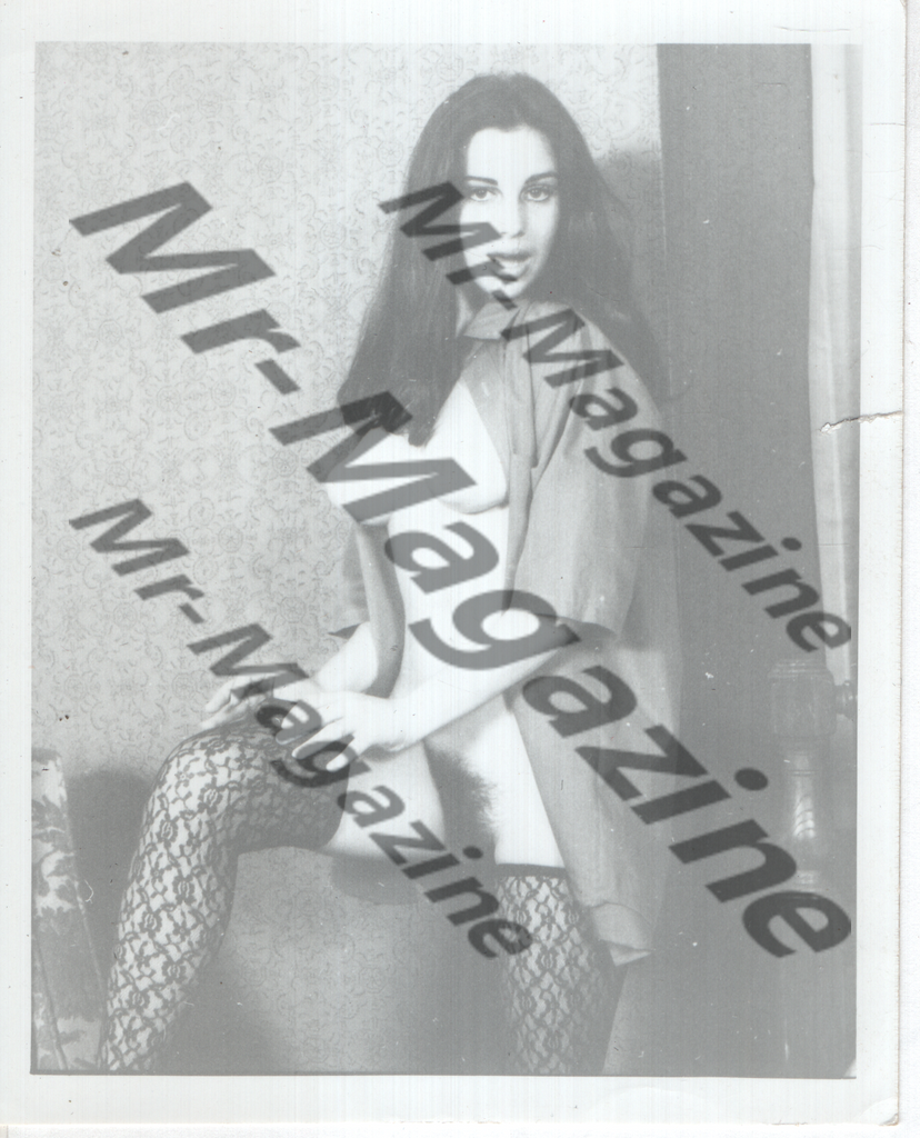 Adult Vintage B&W Pinup Photo 4"x5" Brunette Model Black Lace Stockings RT-94