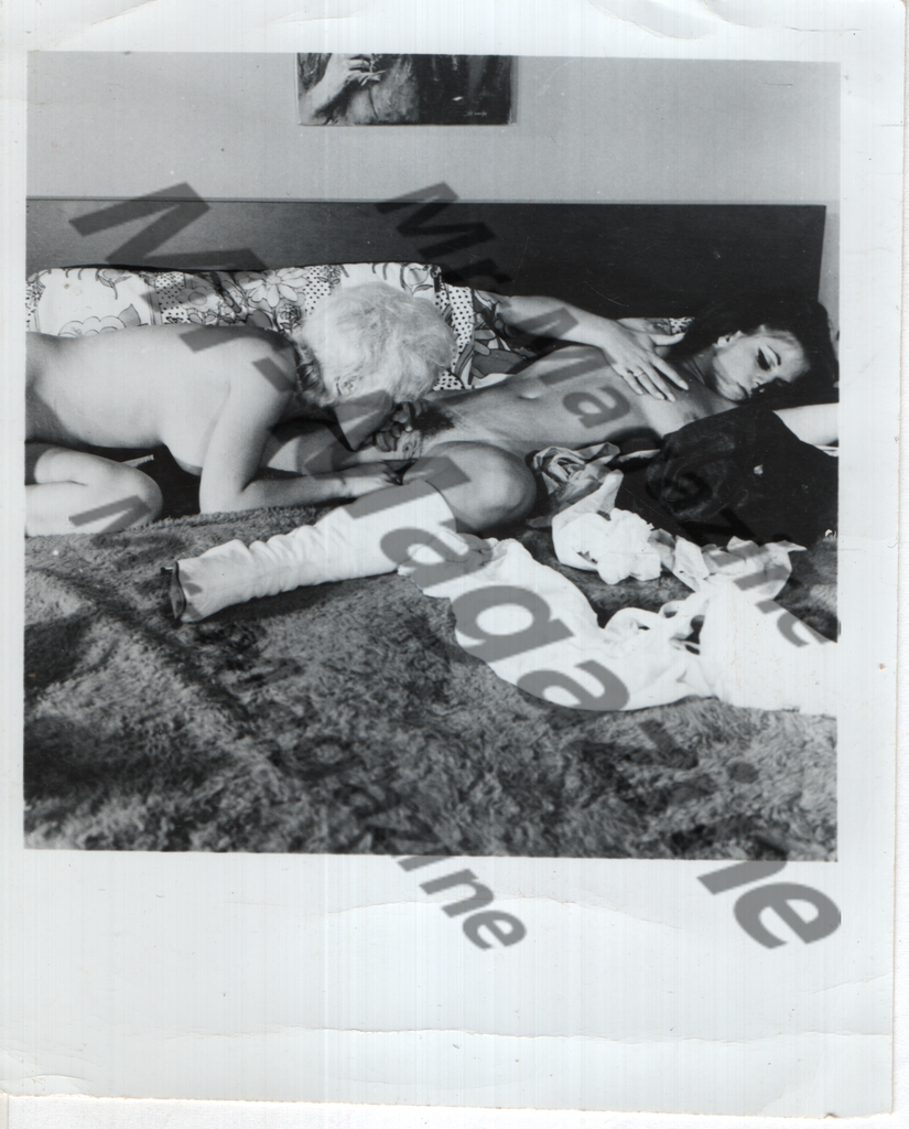 Adult Vintage B&W Pinup Photo 4"x5" Brunette & Blonde Lingerie Lesbian Models Cunnilingus RU-08