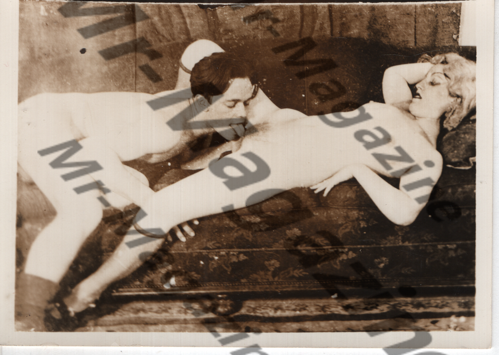 Adult Vintage B&W Pinup Photo 4"x5" Brunet & Blonde Models Cunnilingus RT-89