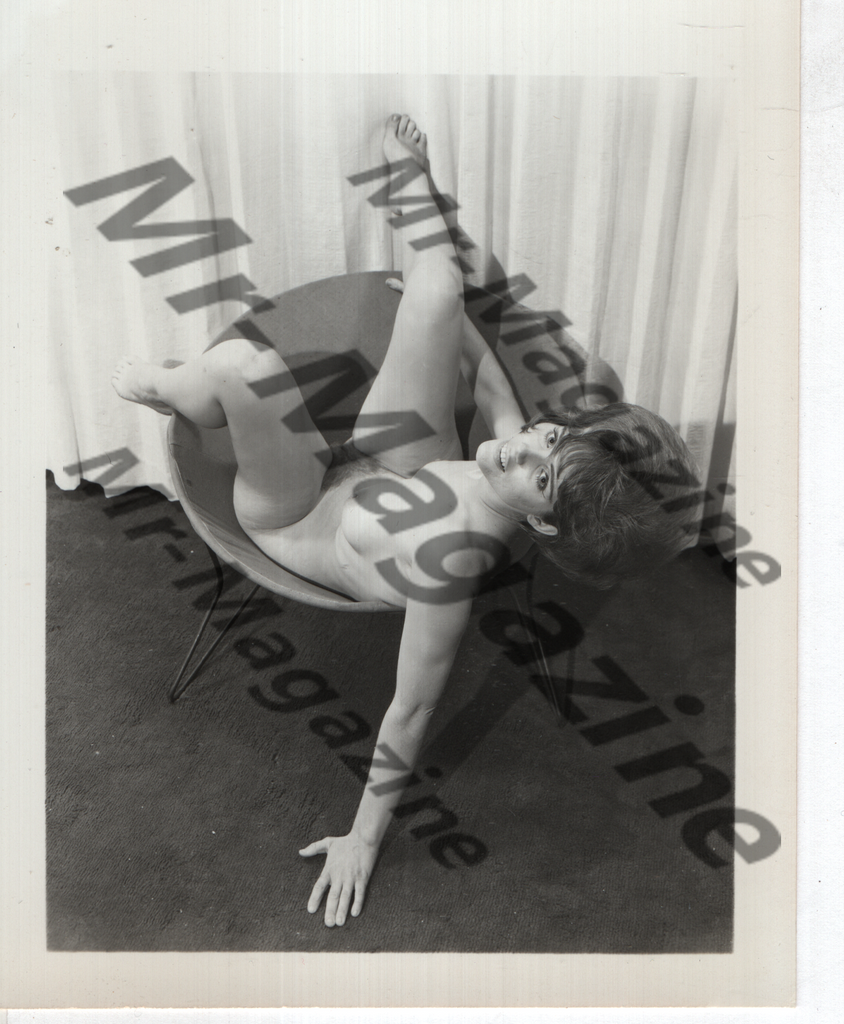 Adult Vintage B&W Pinup Photo 4"x5" Brunette Nude Model RW-02