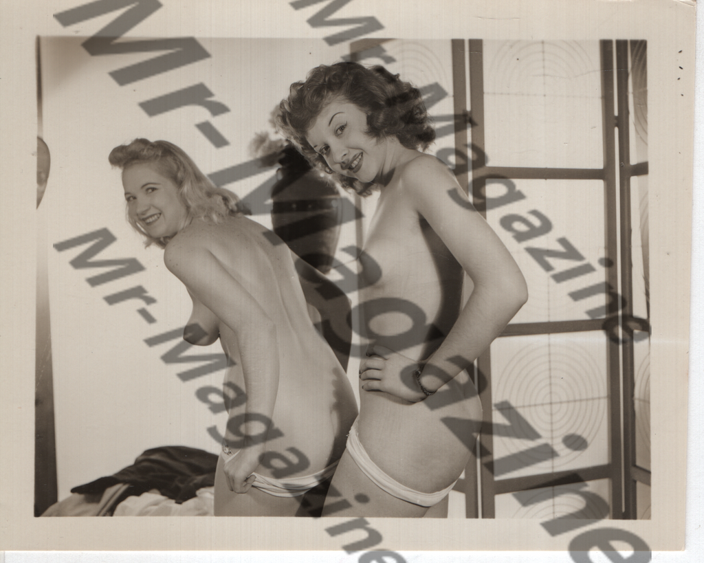 Adult Vintage B&W Pinup Photo 5"x4" Brunette & Blonde Nude Models RV-40