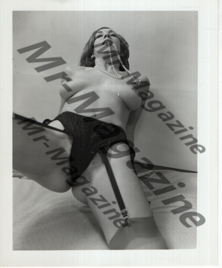 Adult Vintage B&W Pinup Photo 4"x5" Blonde Lingerie & Nylons & Pearls Model RW-49