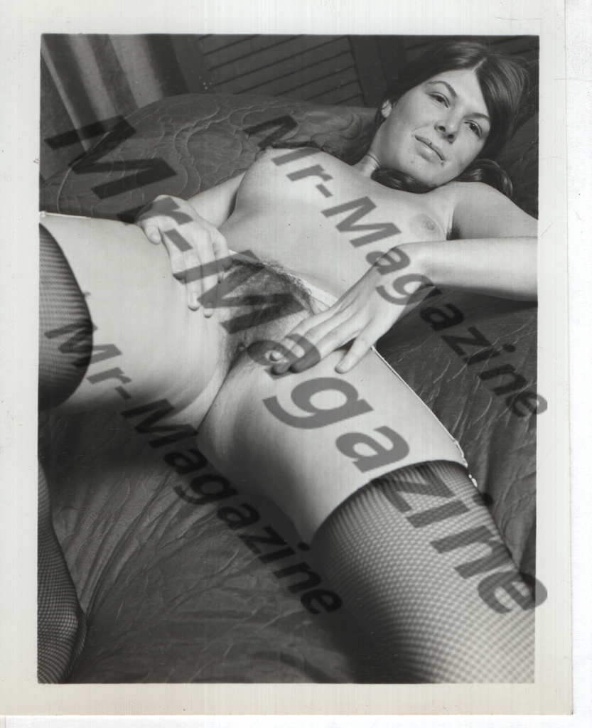 Adult Vintage B&W Pinup Photo 4"x5" Brunette Fishnet Stockings Model RW-68