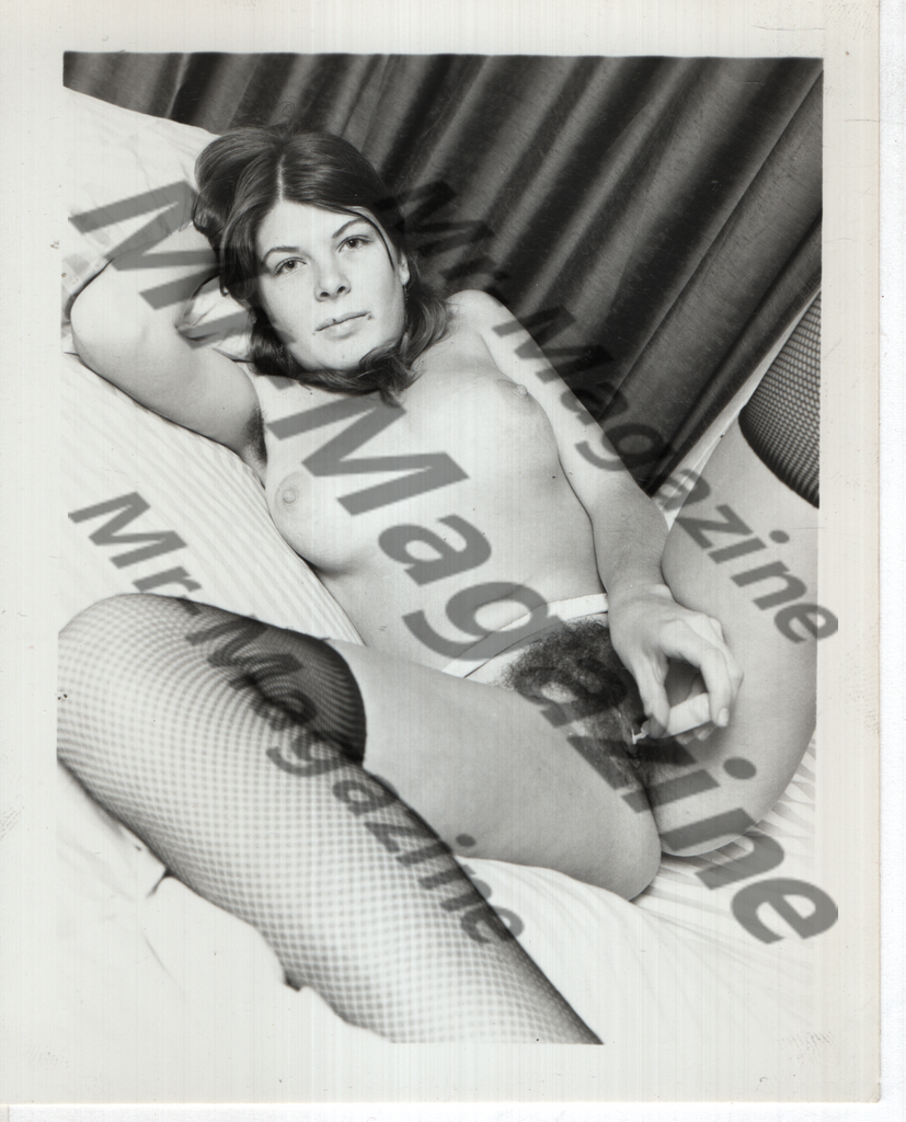 Adult Vintage B&W Pinup Photo 4"x5" Brunette Fishnet Stockings Model RW-71