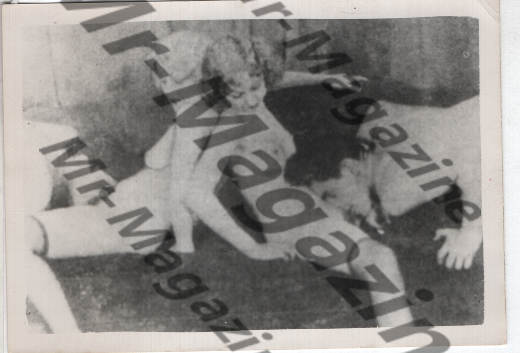 Adult Vintage B&W Pinup Photo 4"x5" Bisexual Blonde & Brunet Models Orgy RX-66