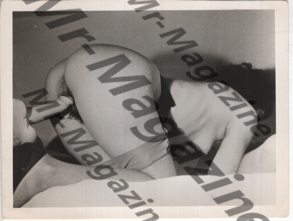 Adult Vintage B&W Pinup Photo 4"x3.5" Brunette Model & Partner Using Dildo RX-28