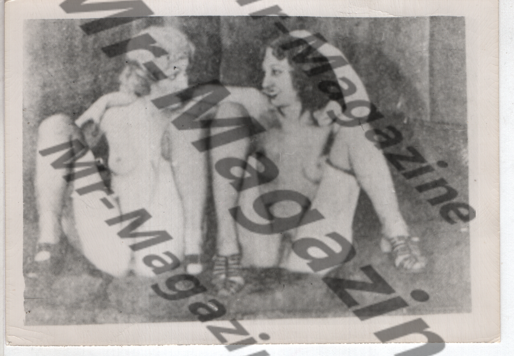 Adult Vintage B&W Pinup Photo 4"x5" Lesbian Interest Blonde & Brunette Nude Models RX-68
