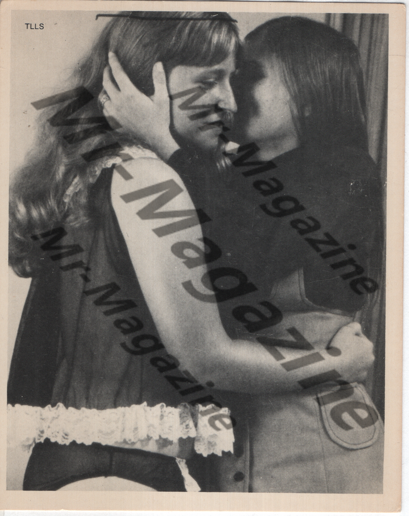 Adult Vintage B&W Pinup Photo 4"x5" Lesbian Interest Brunette & Blonde Models Kissing RX-49