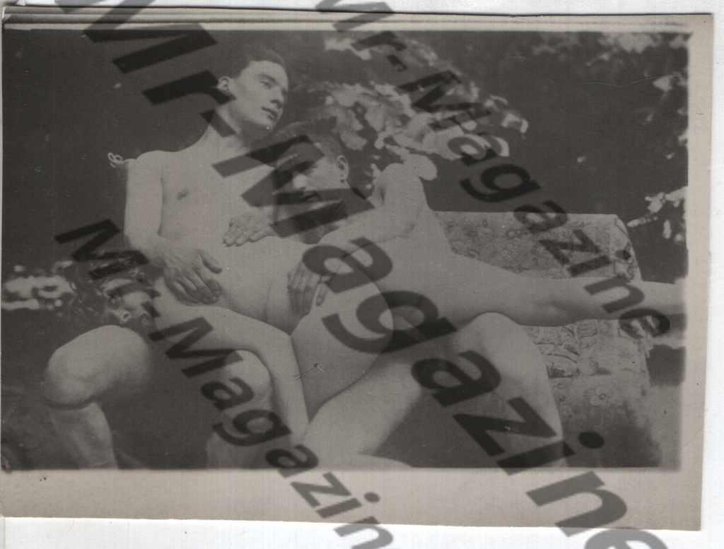 Adult Vintage B&W Pinup Photo 4"x4.5" Bisexual Brunet Models Vaginal Sex & Fellatio RY-07