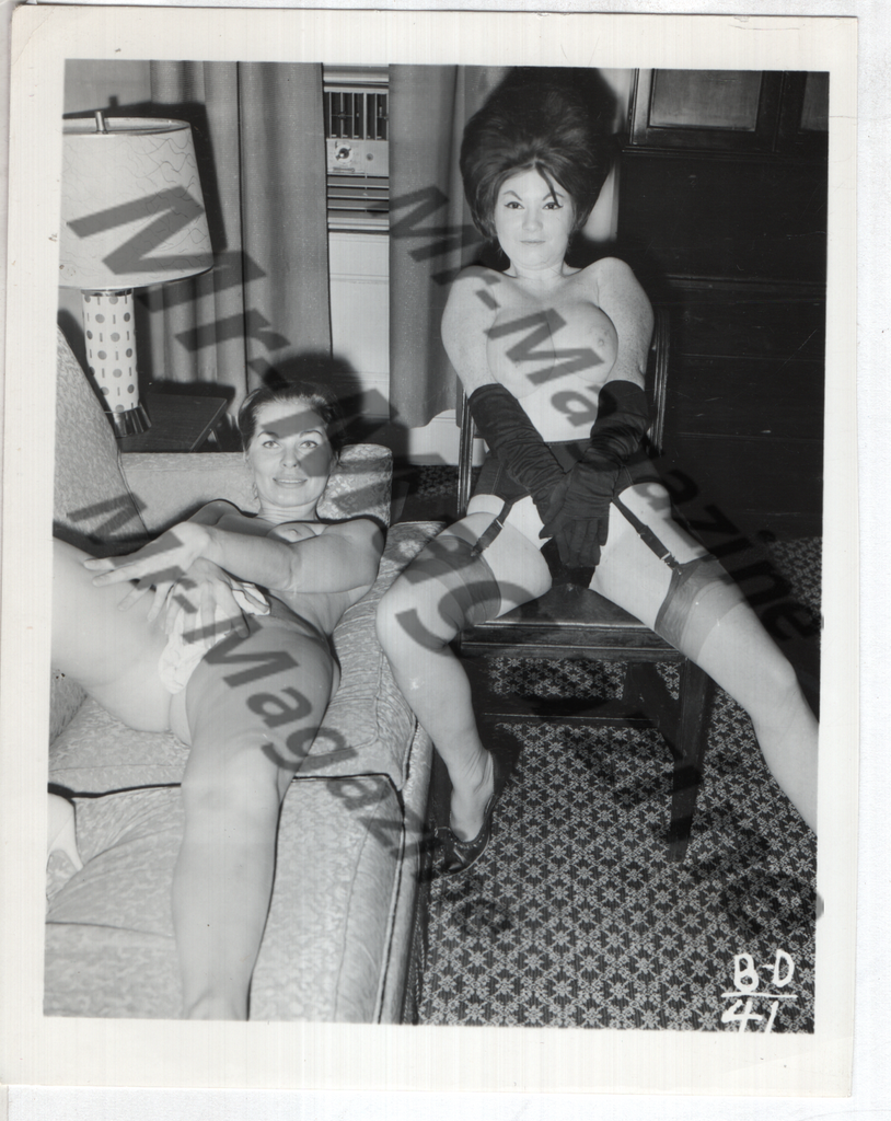 Adult Vintage B&W Pinup Photo 4"x5" Brunette Lingerie Models RY-14