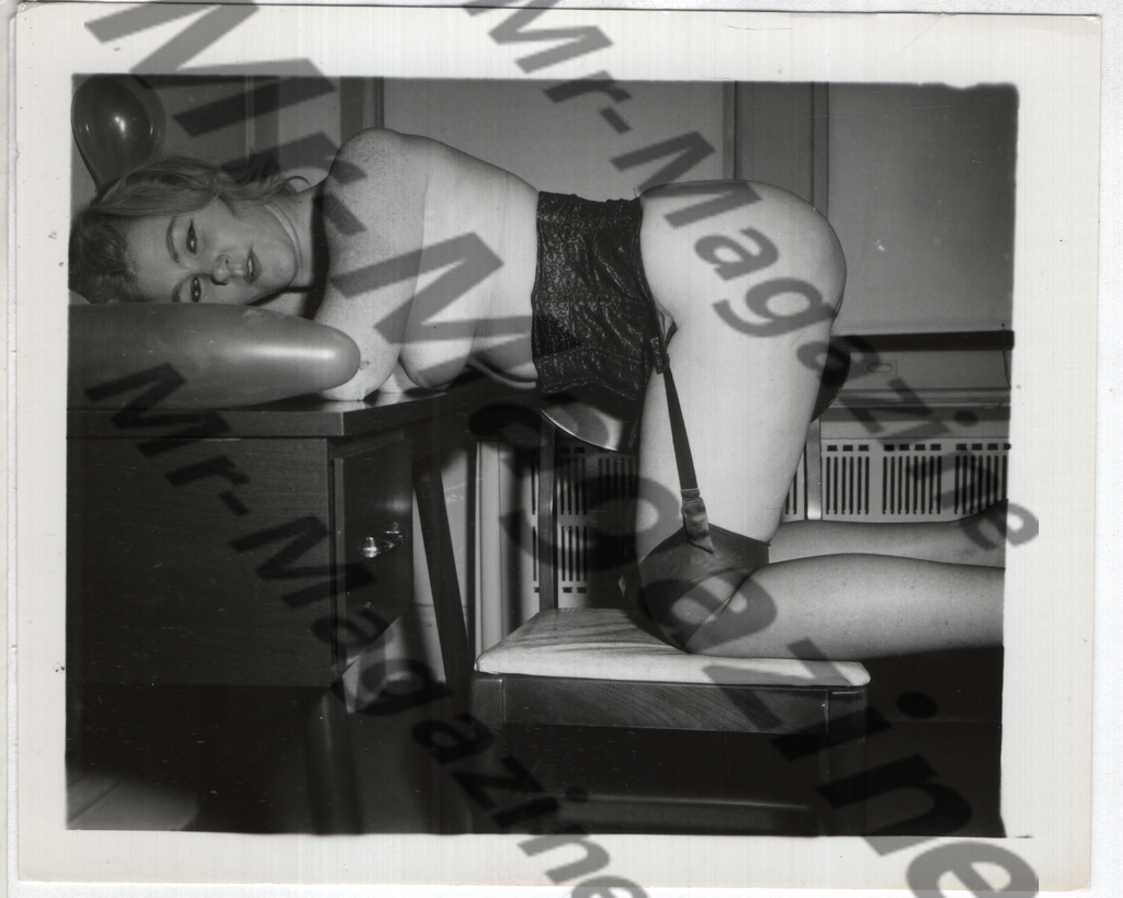 Adult Vintage B&W Pinup Photo 4"x5" Blonde Lingerie Model Playing With Balloons RY-36