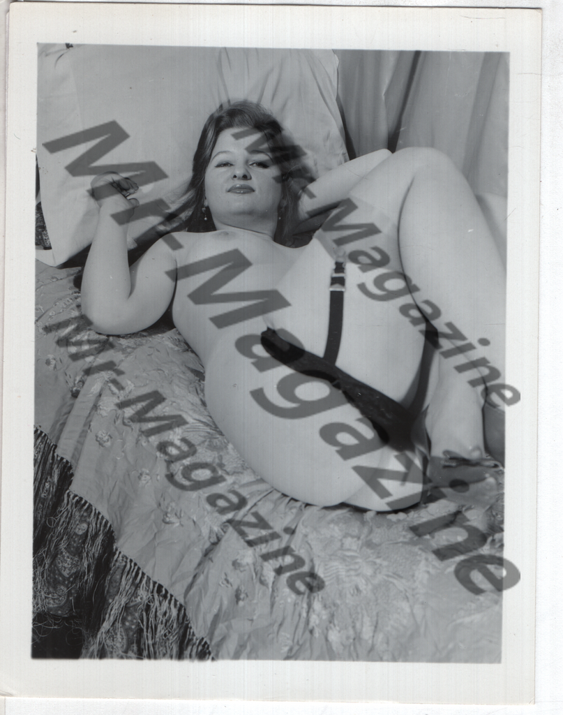 Adult Vintage B&W Pinup Photo 4"x5" Brunette Lingerie Model RY-19