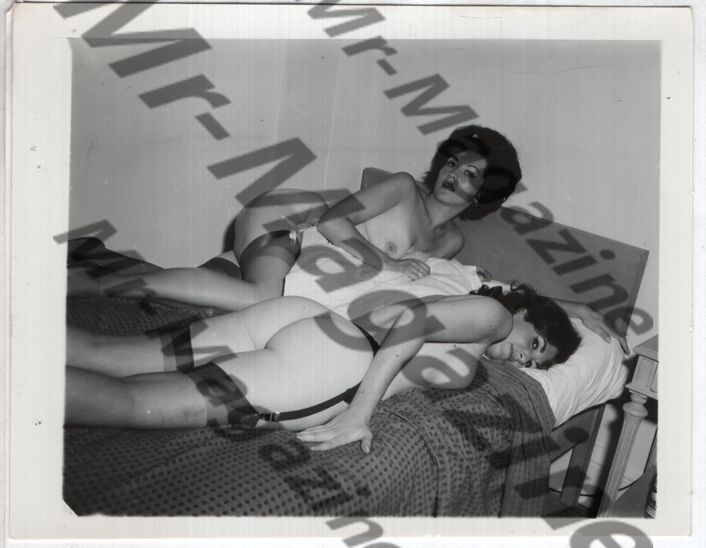 Adult Vintage B&W Pinup Photo 4"x5" Brunette Lingerie & Nylon Stockings Models RZ-30