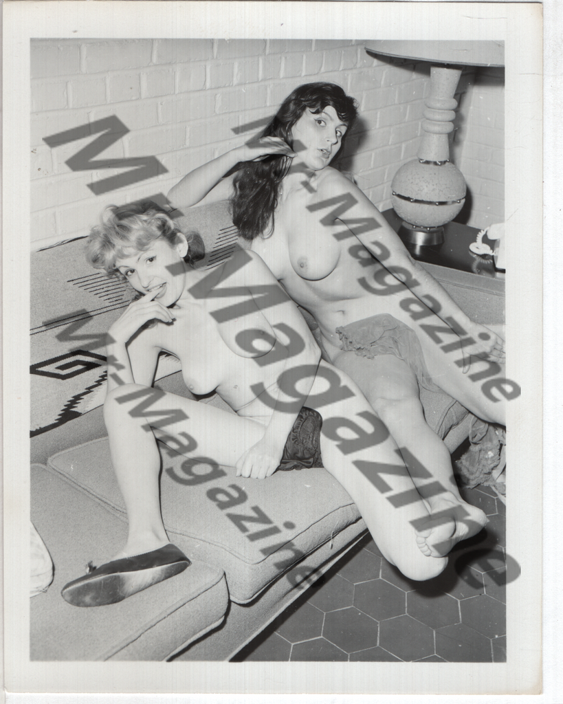 Adult Vintage B&W Pinup Photo 4"x5" Blonde & Brunette Nude Models RY-98