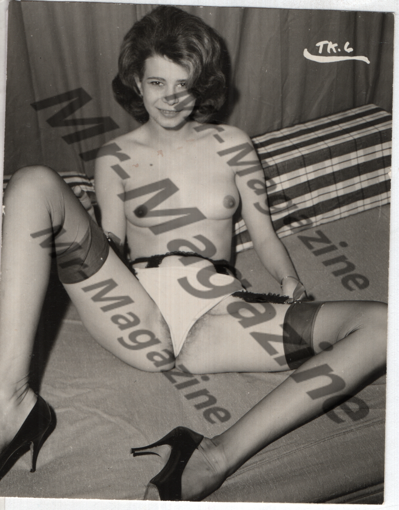 Adult Vintage B&W Pinup Photo 4.5"x3.5" Brunette Lingerie Model Nylon Stockings RY-60