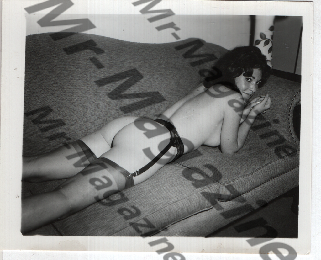 Adult Vintage B&W Pinup Photo 4"x5" Brunette Lingerie & High Heels Model RZ-19