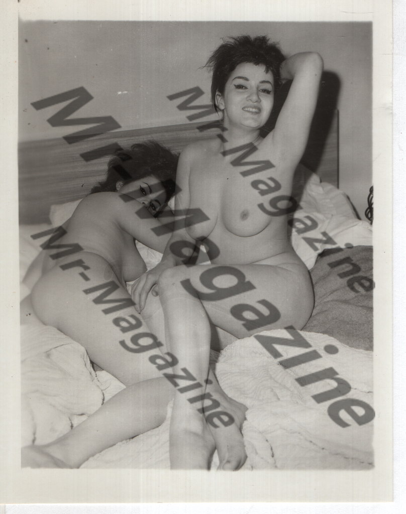 Adult Vintage B&W Pinup Photo 4"x5" Lesbian Interest Brunette Nude Models RZ-83