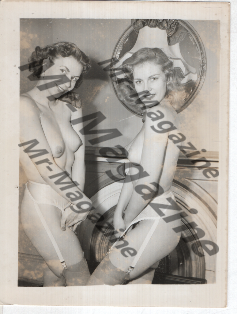 Adult Vintage B&W Pinup Photo 4"x5" Lesbian Interest Blonde & Brunette Lingerie Models RZ-70