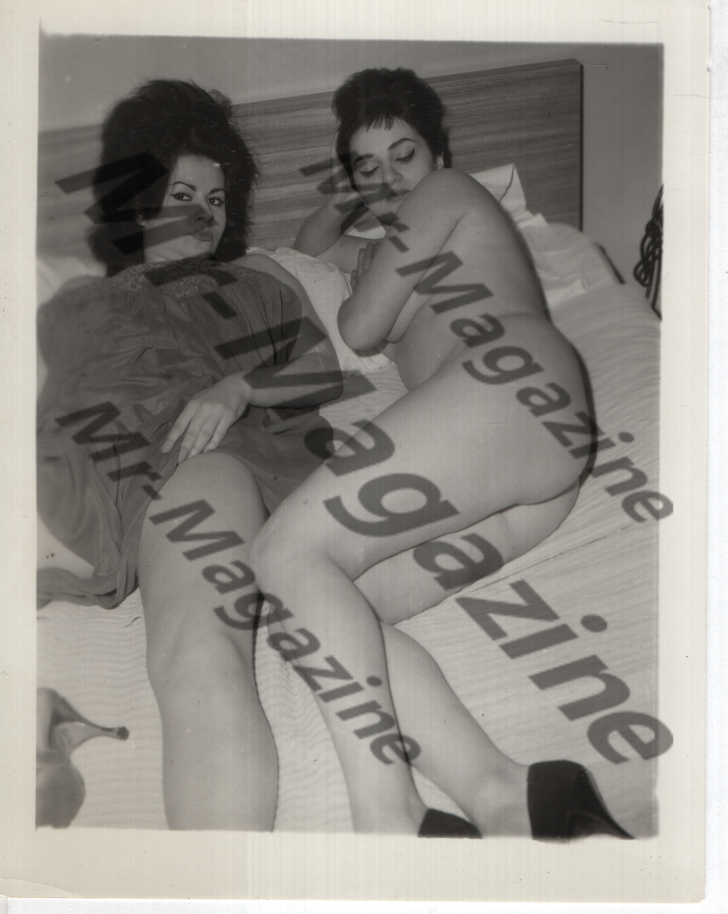 Adult Vintage B&W Pinup Photo 4"x5" Lesbian Interest Brunette Nude Models RZ-79