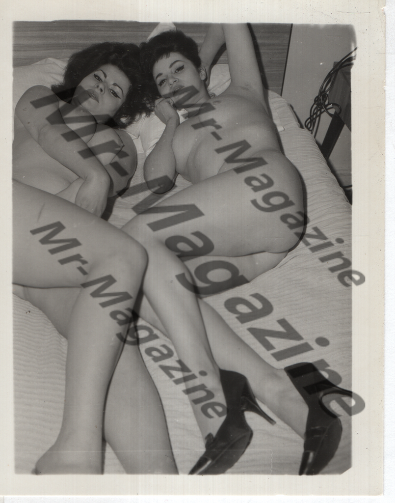 Adult Vintage B&W Pinup Photo 4"x5" Lesbian Interest Brunette Nude Models RZ-80