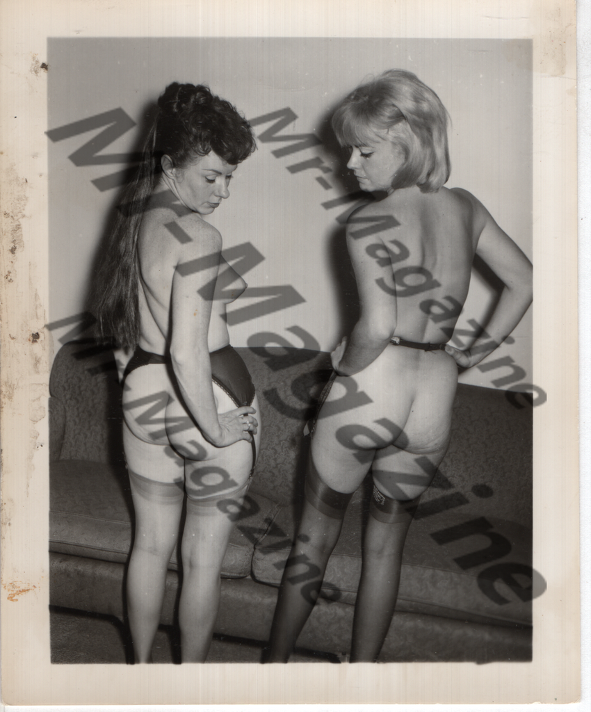 Adult Vintage B&W Pinup Photo 4"x5" Brunette & Blonde Lingerie Models RQ-76