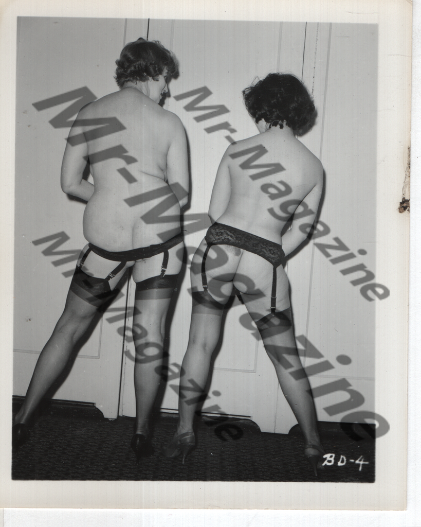 Adult Vintage B&W Pinup Photo 4"x5" Brunette Lingerie Models RQ-62