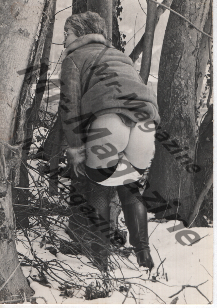 Adult Vintage B&W Pinup Photo 4"x5" Blonde Lingerie Model Outdoor Striptease RQ-87