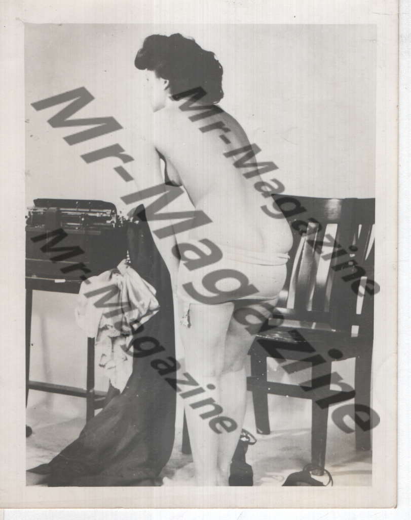 Adult Vintage B&W Pinup Photo 4"x5" Brunette Lingerie Model RQ-72