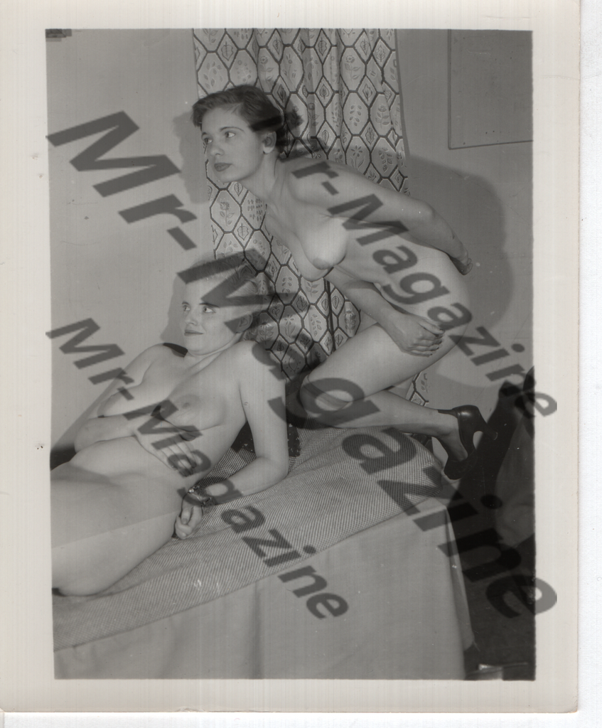 Adult Vintage B&W Pinup Photo 4"x5" Brunette & Blonde Nude Models CA-90
