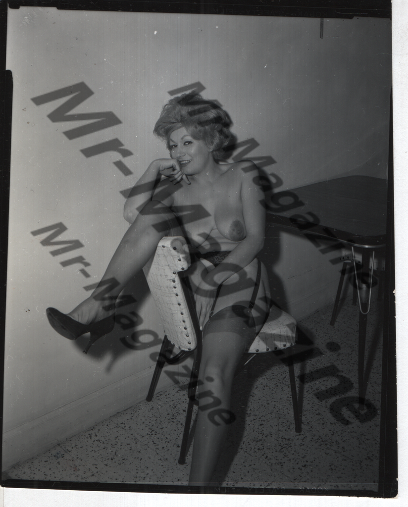 Adult Vintage B&W Pinup Photo 4"x5" Blonde Lingerie Model CB-35