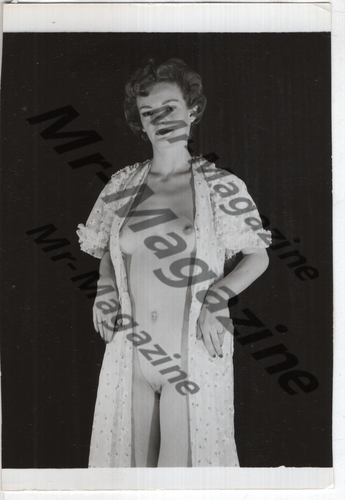Adult Vintage B&W Pinup Photo 4"x5" Brunette Nude Model CB-96