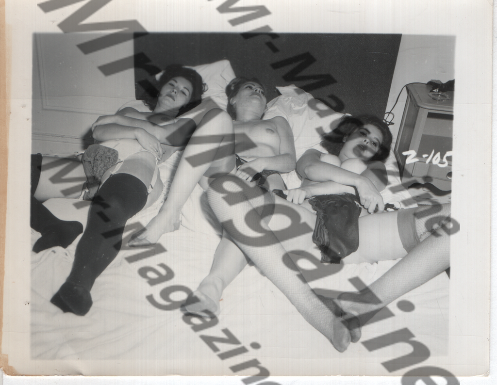 Adult Vintage B&W Pinup Photo 4"x5" Brunette Lingerie Models CC-20