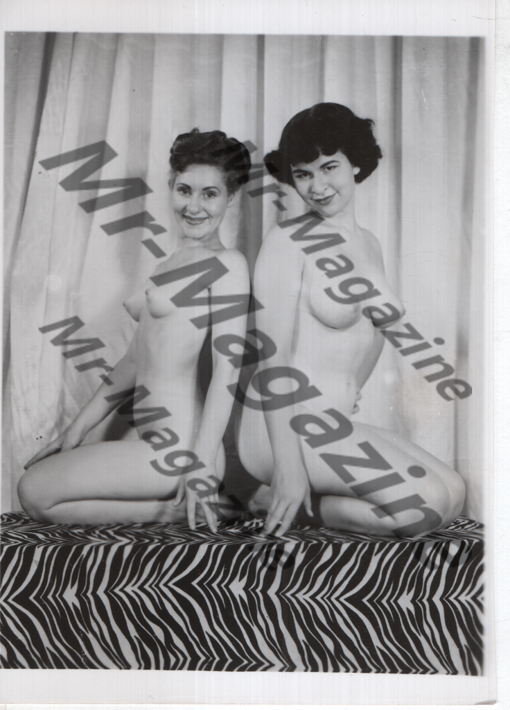 Adult Vintage B&W Pinup Photo 4"x5" Brunette Nude Models CC-26