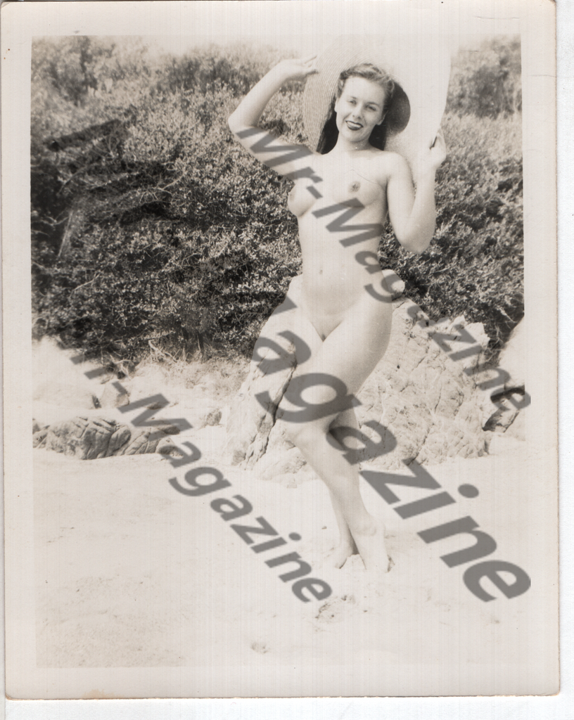 Adult Vintage B&W Pinup Photo 4"x5" Brunette Nude Model Outdoors CD-54