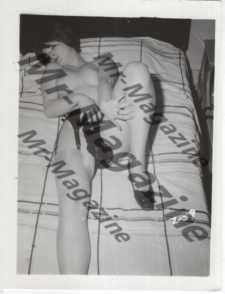 Adult Vintage B&W Pinup Photo 4"x5" Brunette Nude Model CD-74