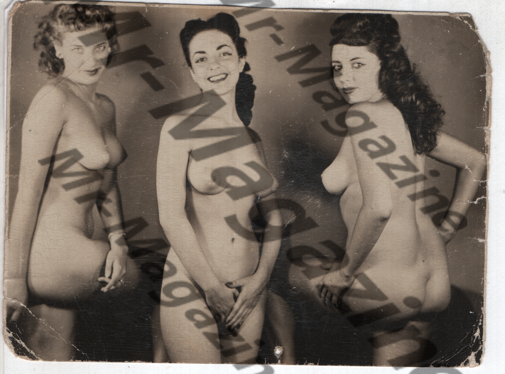 Adult Vintage B&W Pinup Photo 4.5"x3.5" Lesbian Interest Blonde & Brunette Nude Models CD-40