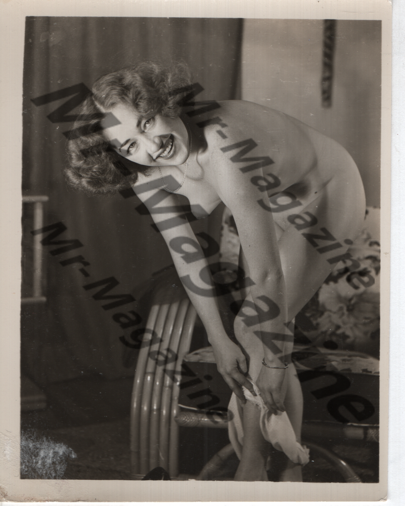 Adult Vintage B&W Pinup Photo 4"x5" Brunette Nude Model Pearl Necklace Striptease CE-23