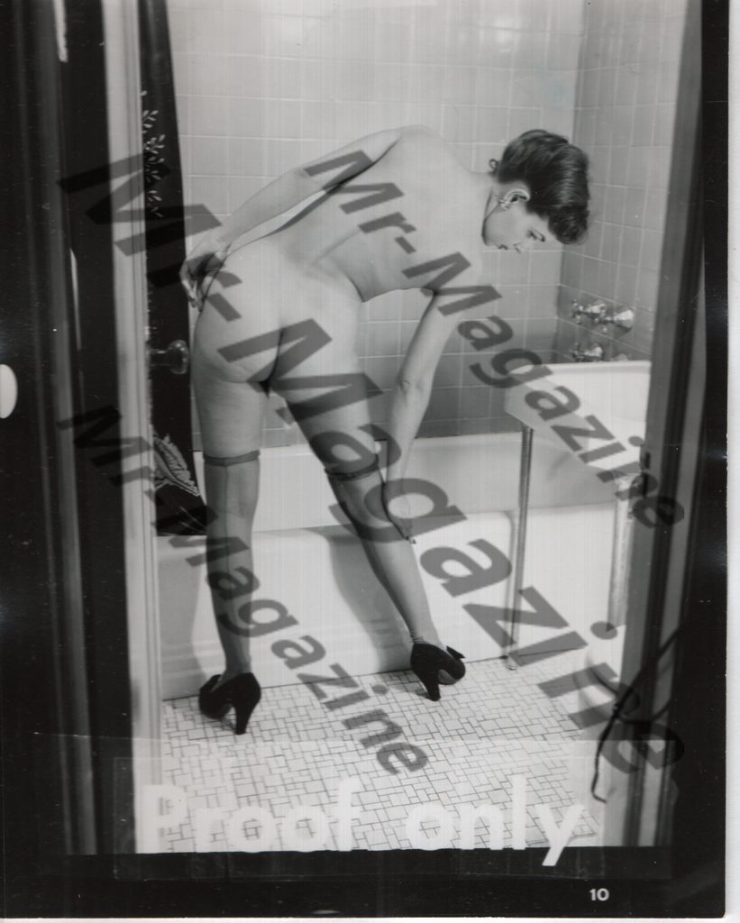 Adult Vintage B&W Pinup Photo Proof 4"x5" Brunette Bathing Beauty High Heels CD-88