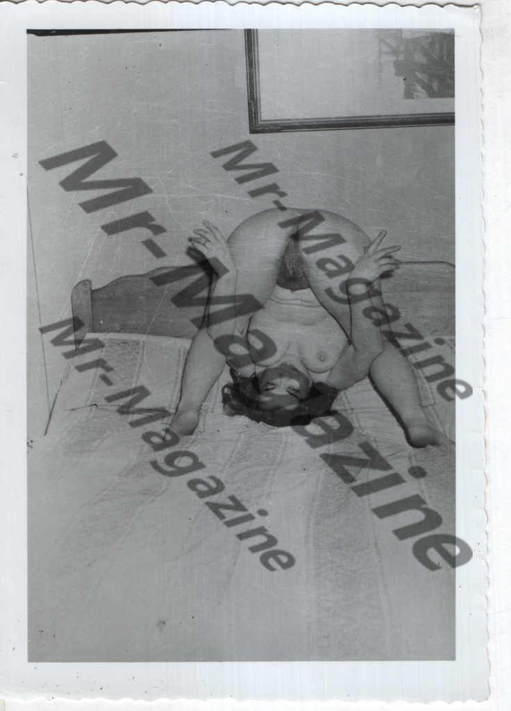 Adult Vintage B&W Pinup Photo 3.5"x5" Brunette Nude Acrobatic Model CE-72