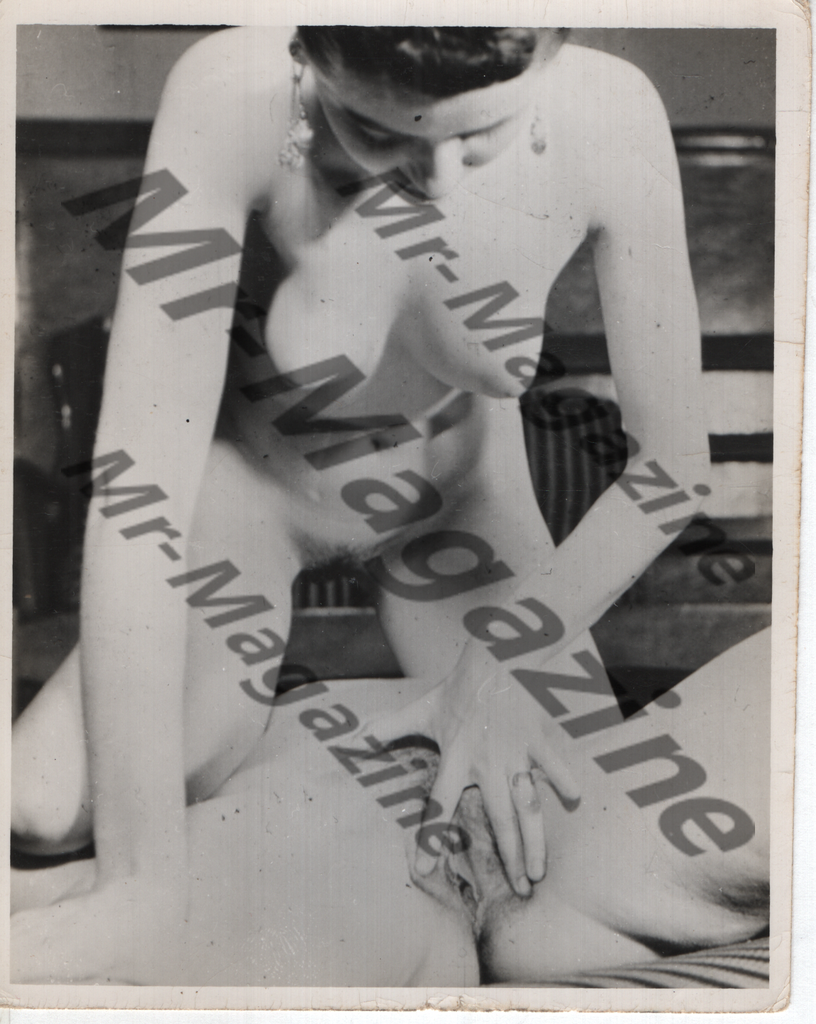Adult Vintage B&W Pinup Photo 4"x5" Lesbian Interest Brunette Nude Models CE-57