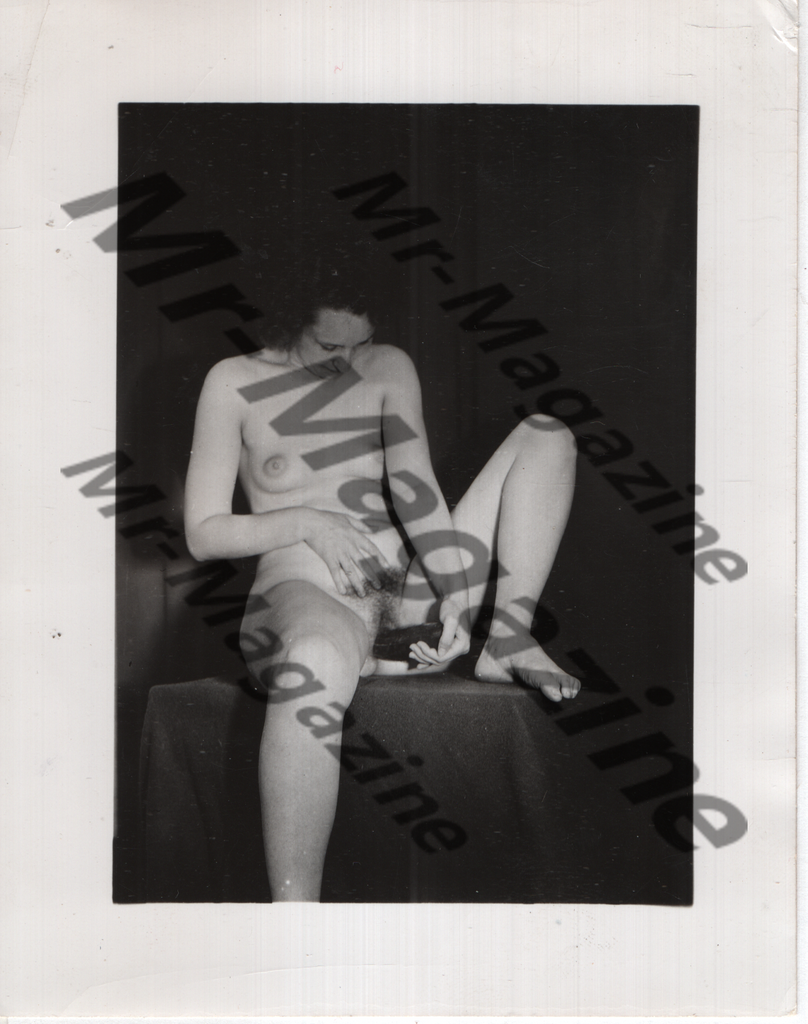 Adult Vintage B&W Pinup Photo 4"x5" Brunette Nude Model Using Dildo CG-04