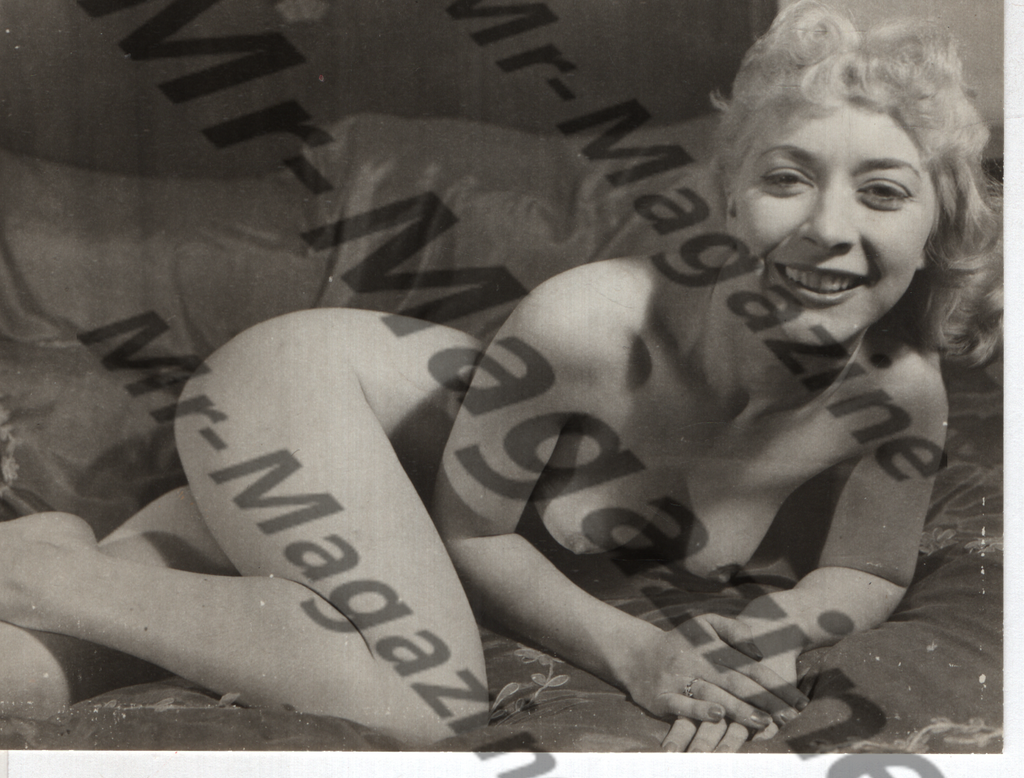 Adult Vintage B&W Pinup Photo 4"x3.5" Blonde Nude Model CG-36