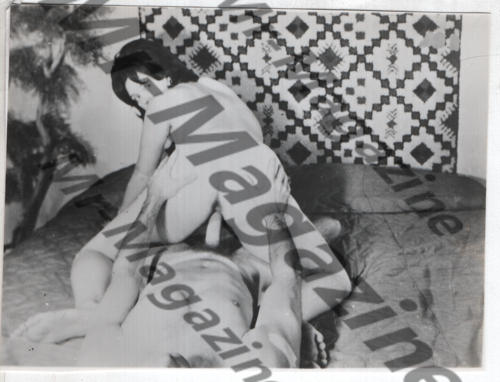 Adult Vintage B&W Pinup Photo 4"x3.5" Straight Interest Brunette Models Vaginal Sex CG-44