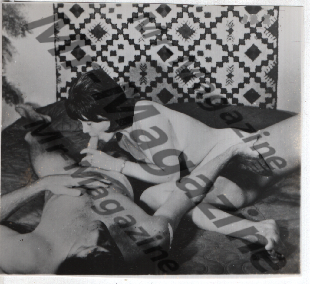 Adult Vintage B&W Pinup Photo 4"x3.5" Straight Interest Brunet Nude Models Fellatio CG-64