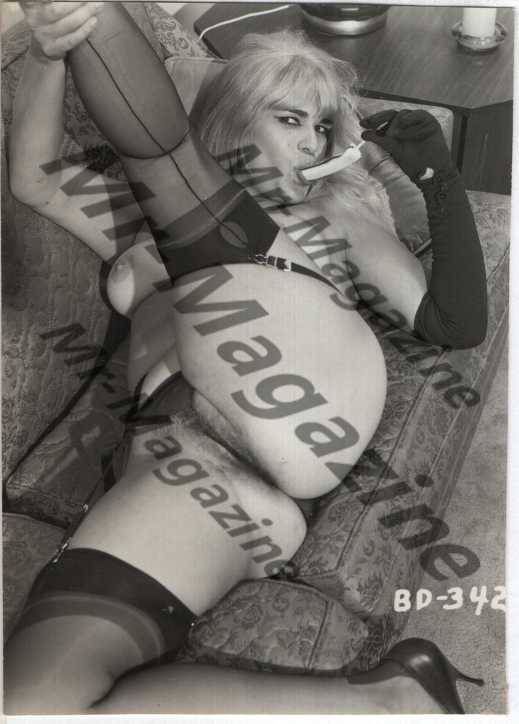 Adult Vintage B&W Pinup Photo 4"x3.5" Blonde Lingerie Model CG-69